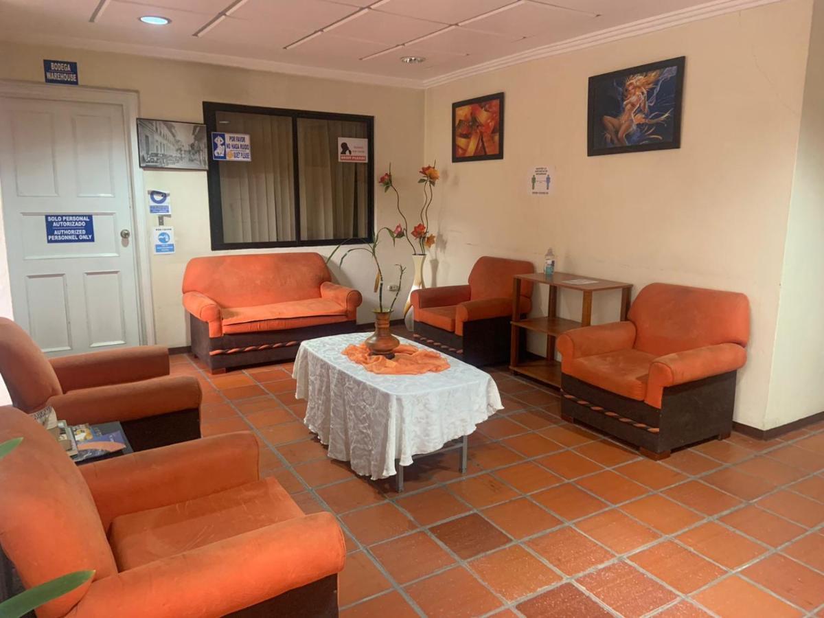 Hotel Mariscal Inn & Suite 쿠엔카 외부 사진