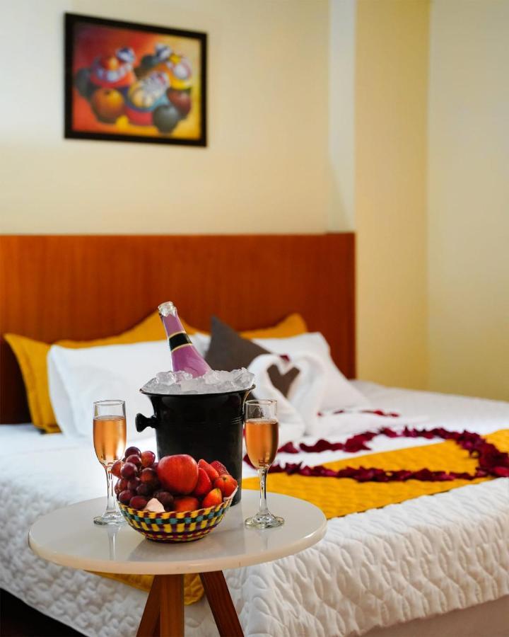 Hotel Mariscal Inn & Suite 쿠엔카 외부 사진
