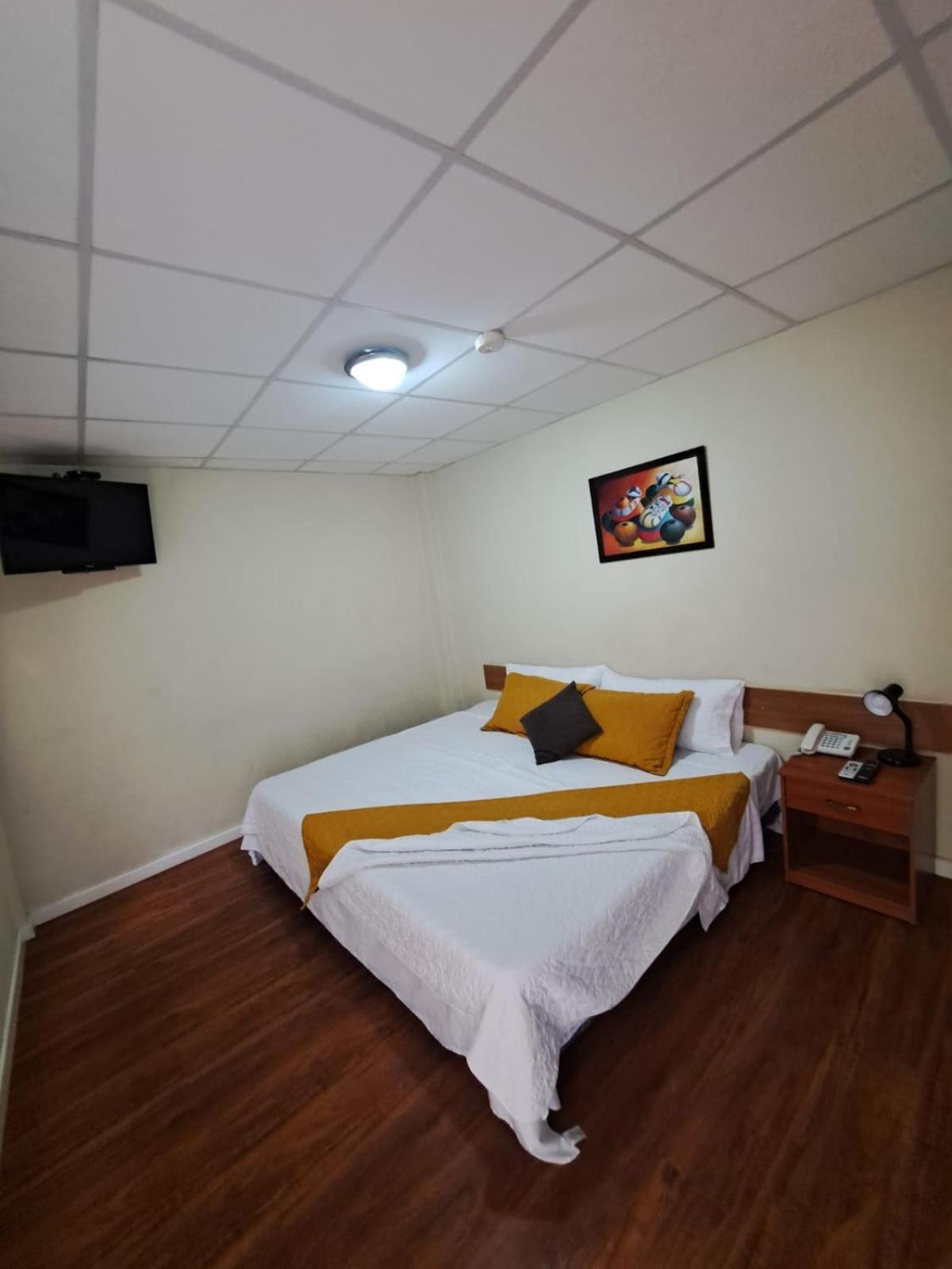 Hotel Mariscal Inn & Suite 쿠엔카 외부 사진